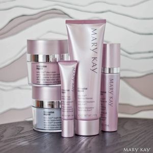 Mary Kay Timewise Repair Set. New un opened